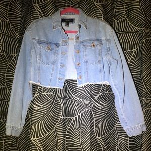 Cropped denim jacket